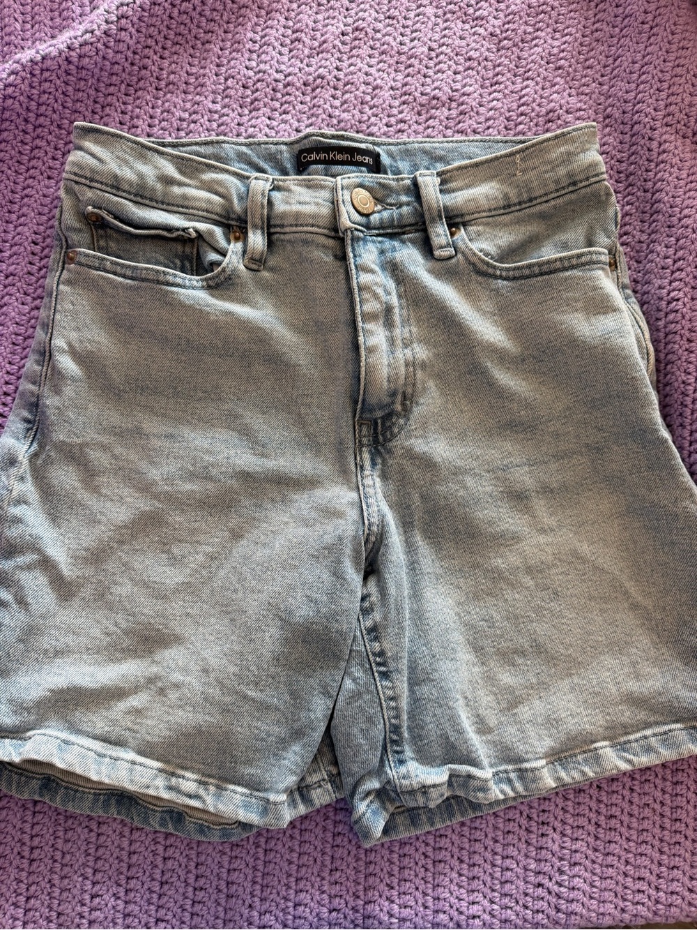 Calvin Klein Jeans Womens Size 4/27 Light Wash High Rise Denim Shorts Blue Jean